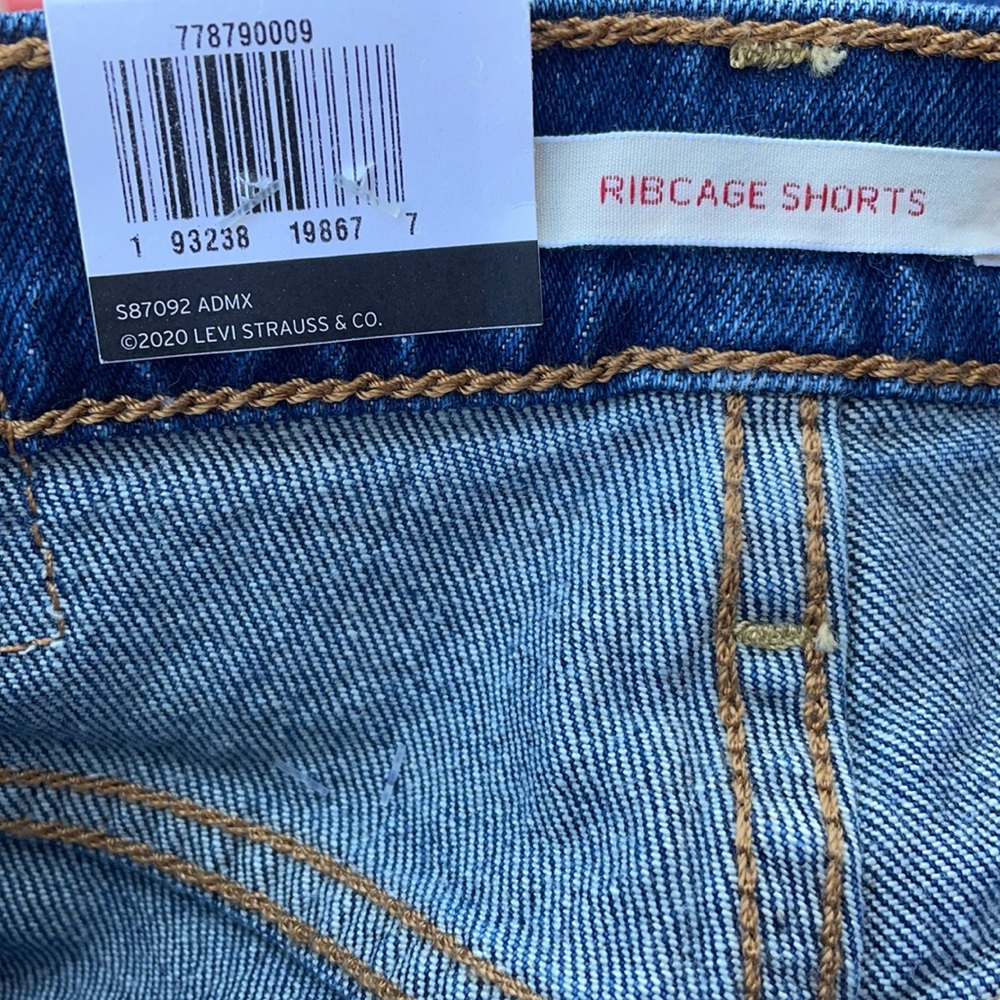 🆕 Levi’s Ribcage High Rise Distressed Denim Short - Picture 9 of 15